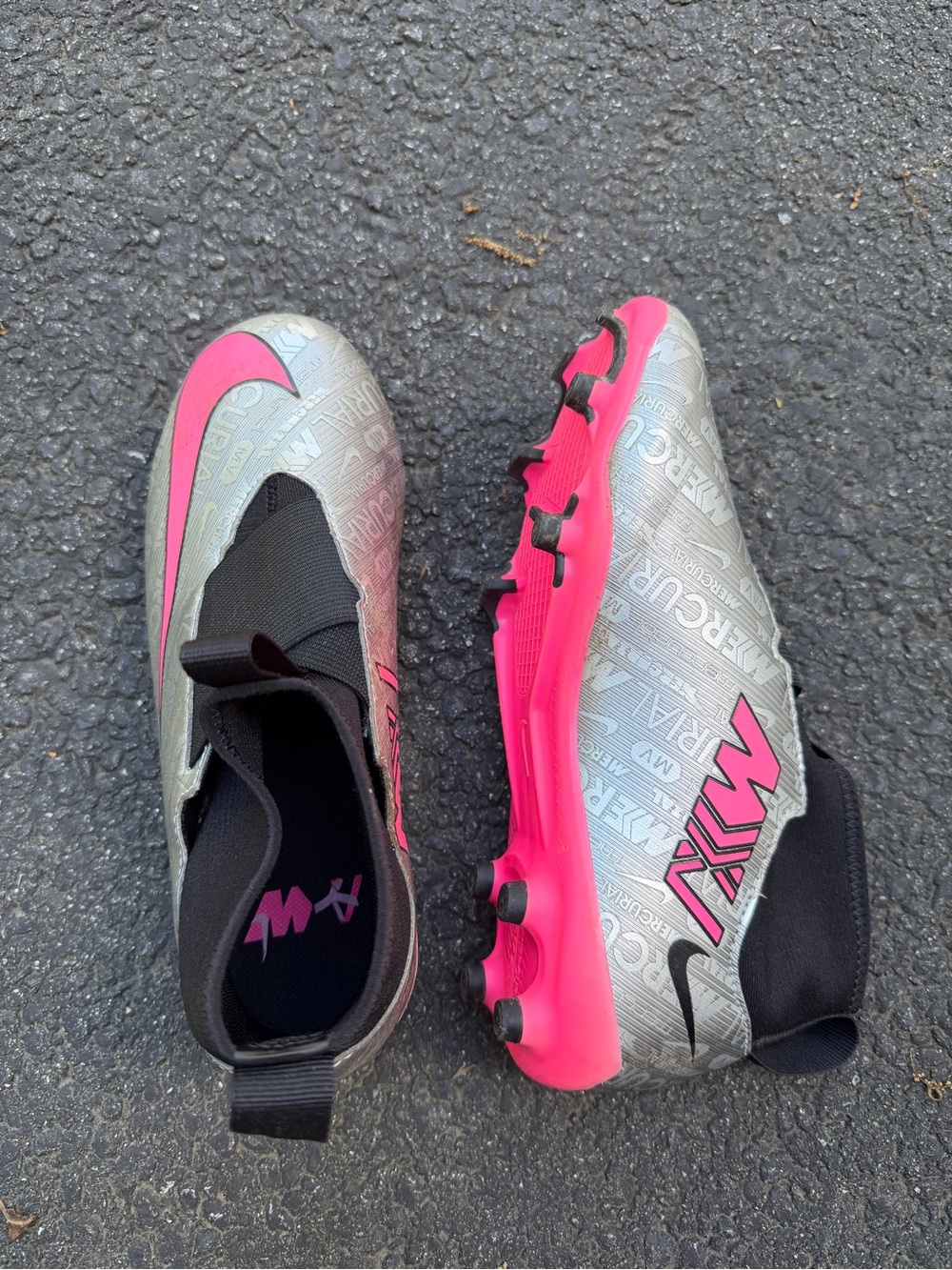 Nike Kids Soccer Cleats in Silver and Pink